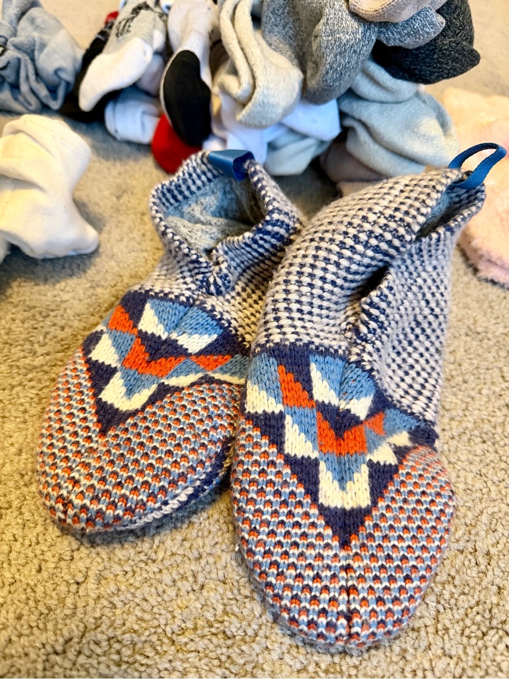 BOMBAS Womens Gripper Slippers sz Small + 34 pairs of socks Lucky Brand, Asics